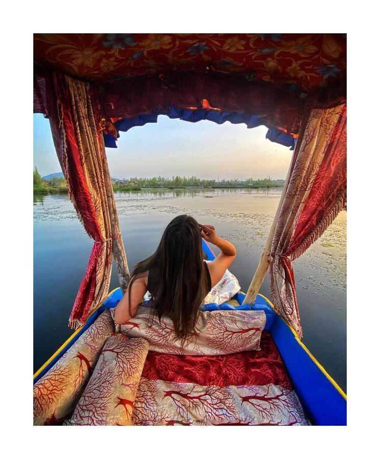 Heritage Shreen Houseboat Hotell Srīnagar Eksteriør bilde