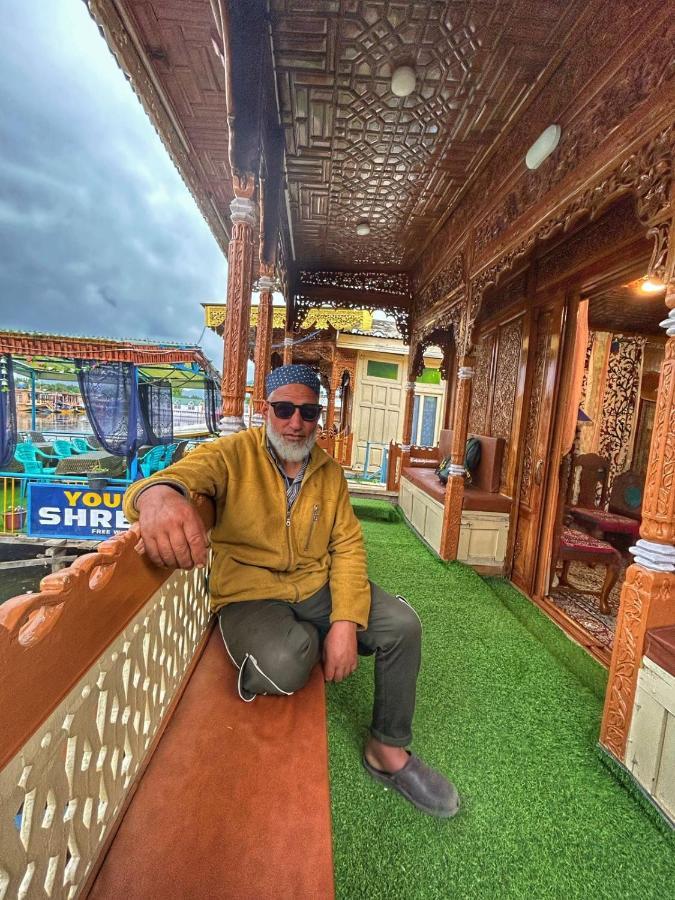Heritage Shreen Houseboat Hotell Srīnagar Eksteriør bilde