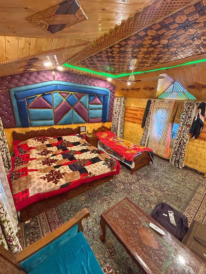 Heritage Shreen Houseboat Hotell Srīnagar Eksteriør bilde